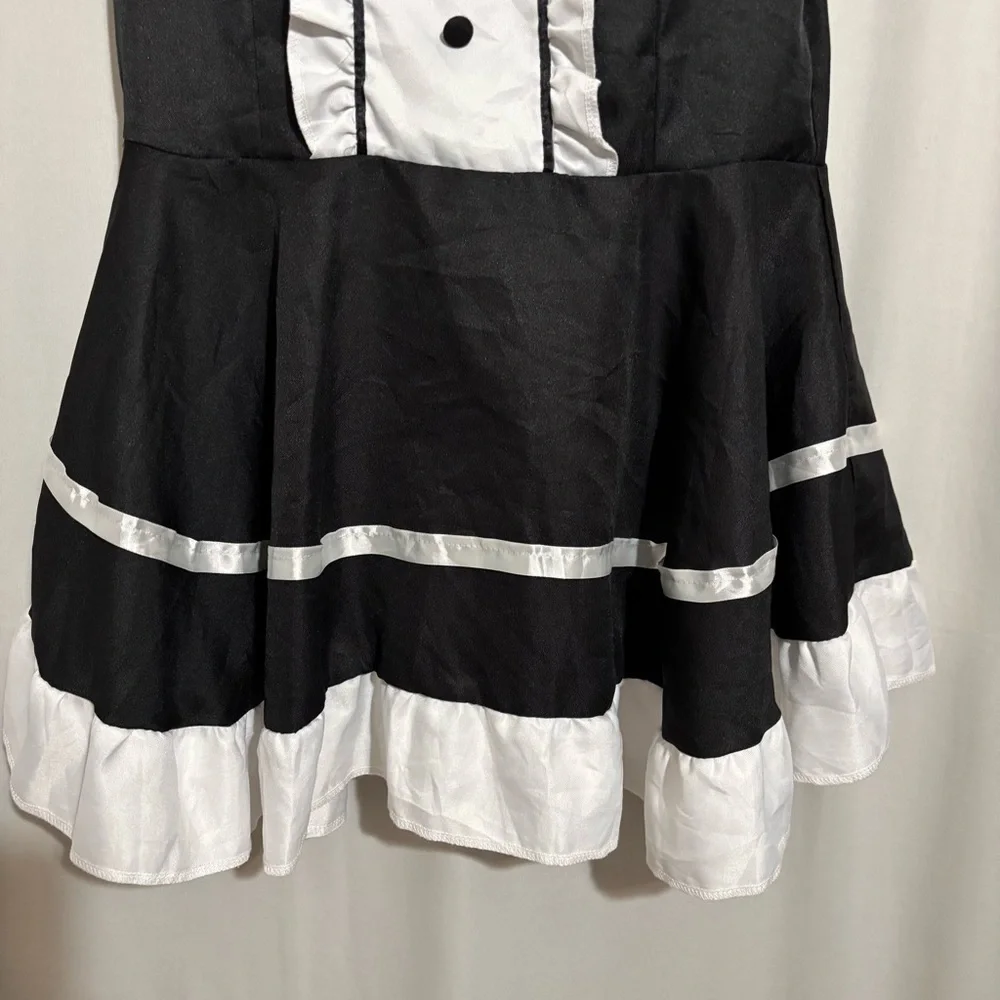 Black & White Girls Maid Dress Halloween Costume Size XL - Picture 3 of 10